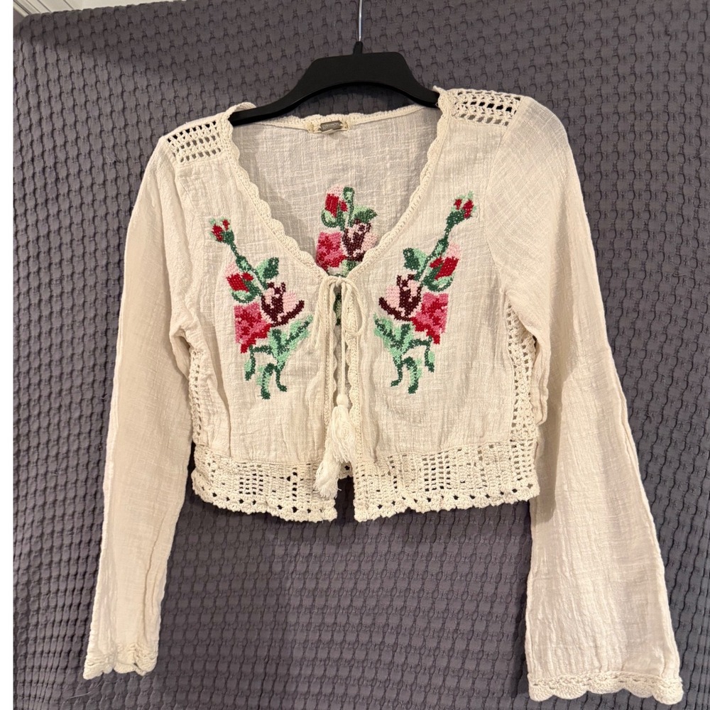 Gimmicks BKE Cardigan Women S Ivory  Floral Embroidered Crochet Crop TopE
